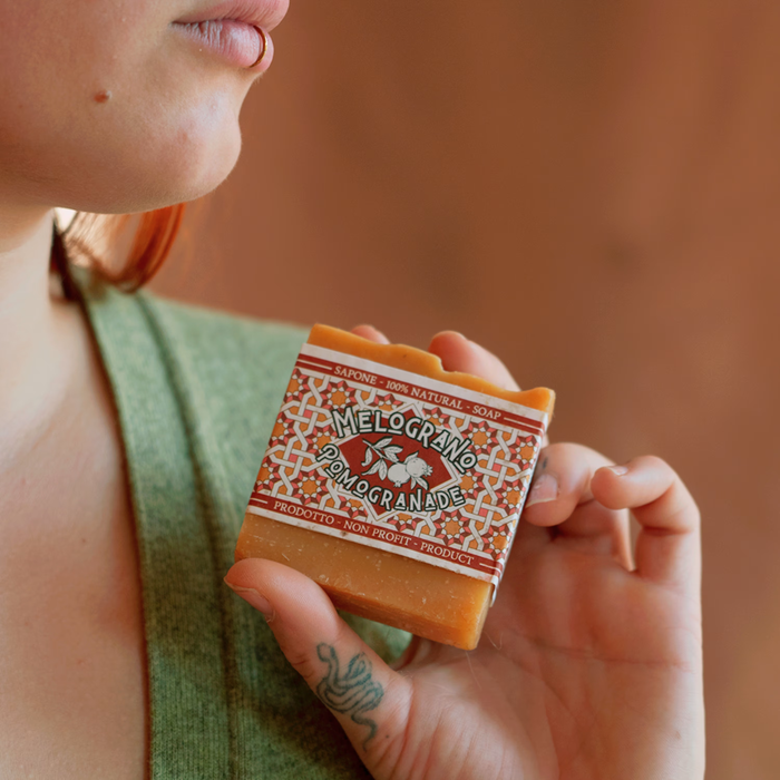 Koud verwerkte zeep: Granaatappel, Koffie-Kardemom, Honing-Haver