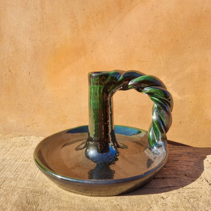 Handgemaakte kandelaar.