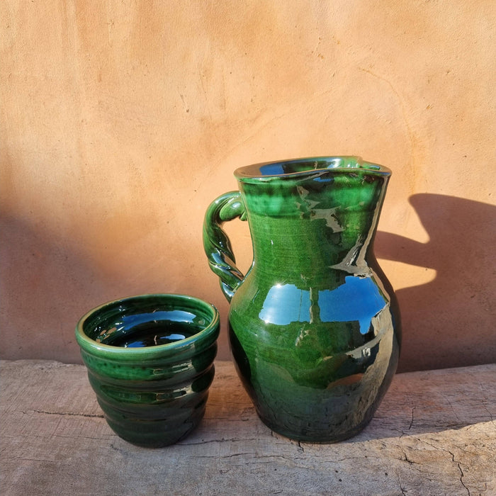 Traditionele gevlochten kan.