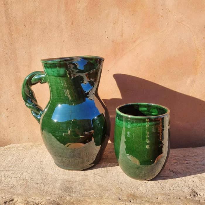 Traditionele gevlochten kan.