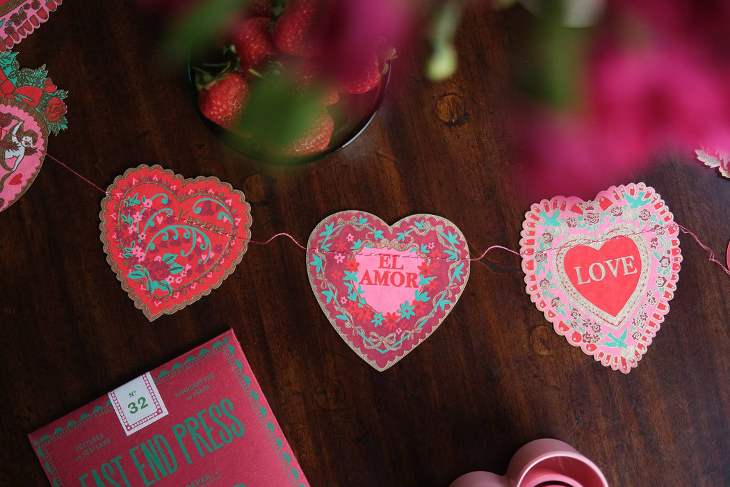 Genaaide slinger voor Valentijnsdag