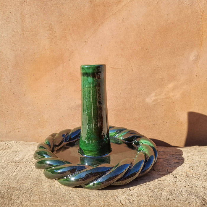 Handgemaakte kandelaar.