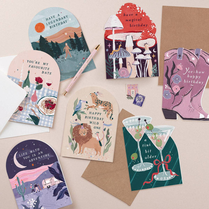 Ietsje Oudere Martini Verjaardagskaart | Verjaardagskaarten