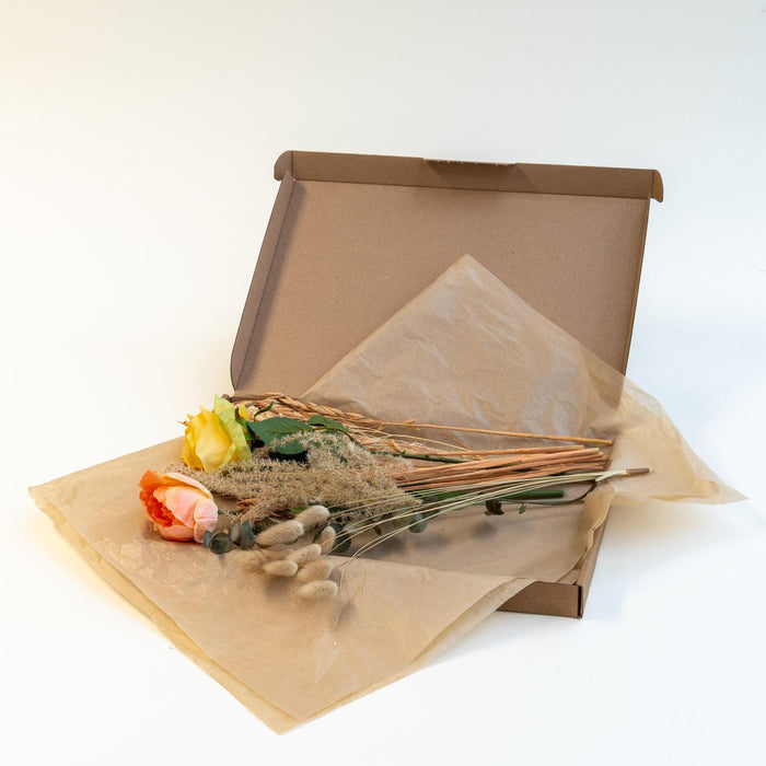 Letterbox Sunshine | Dried & Silk Flowers in yellow & natural colors | 35cm length - Stera