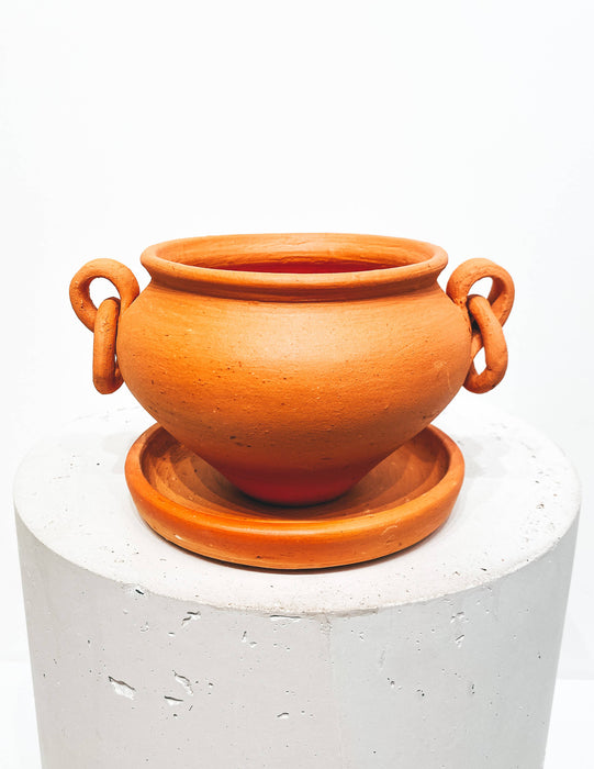 Traditional "moyo" pot with earrings D16